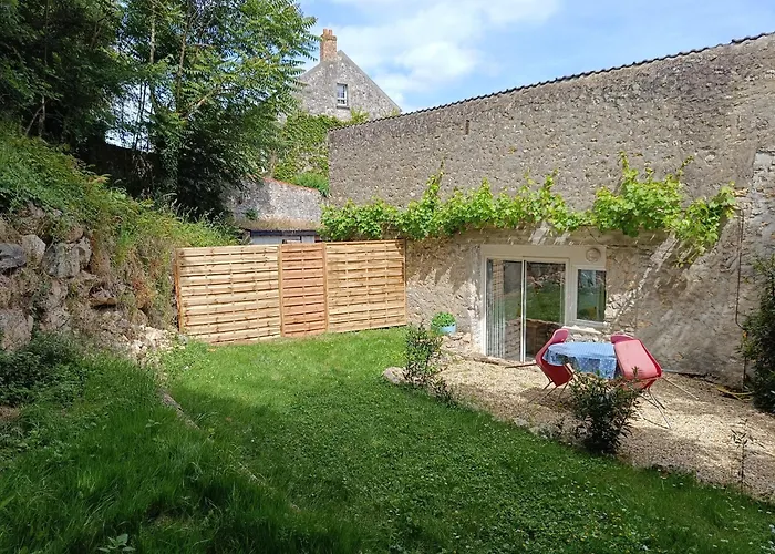 Logement Entier Dans Village Calme